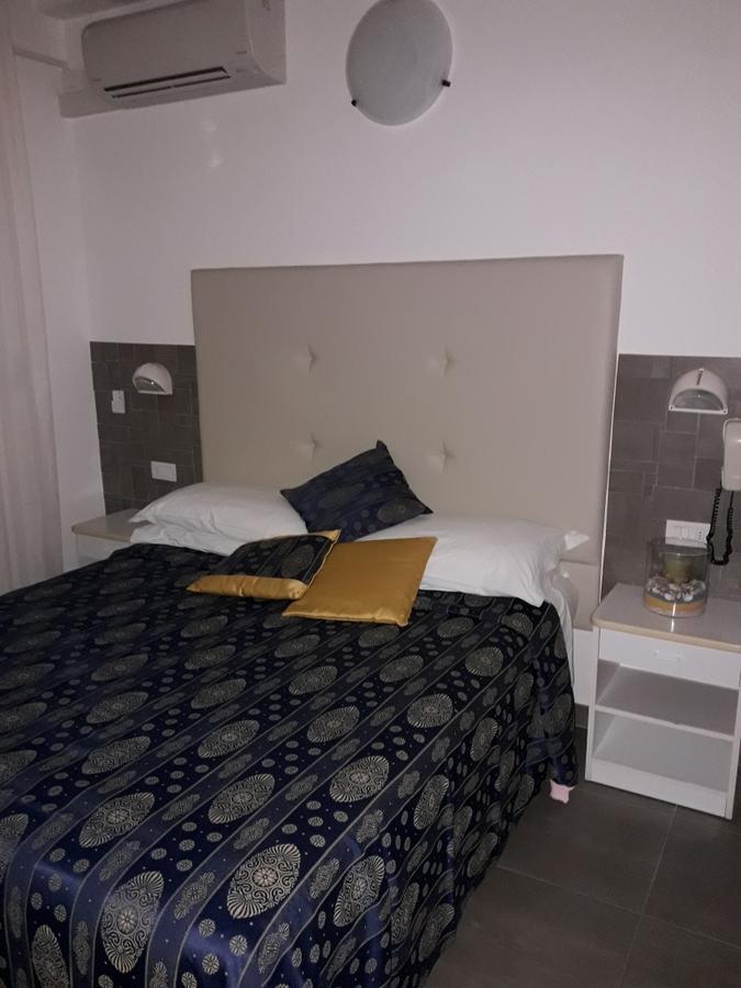 Hotel Venus Риччоне Экстерьер фото